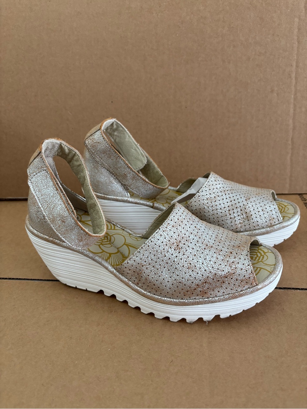Fly London Yake Sandals Womens 39/US 8 8.5 Pearl Gold Platform Wedge Peep Toe